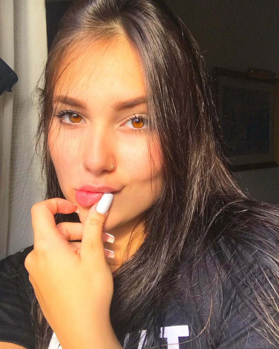 Virlipe3's tweet photo. Linda morena 😍 @virgfonseca ❤️ https://t.co/UWH9M3ursh
