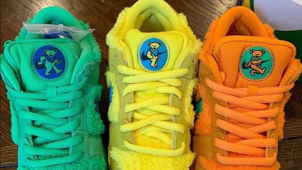 ModernNotoriety's tweet photo. RT if you need all three https://t.co/i3DzUnGNF1