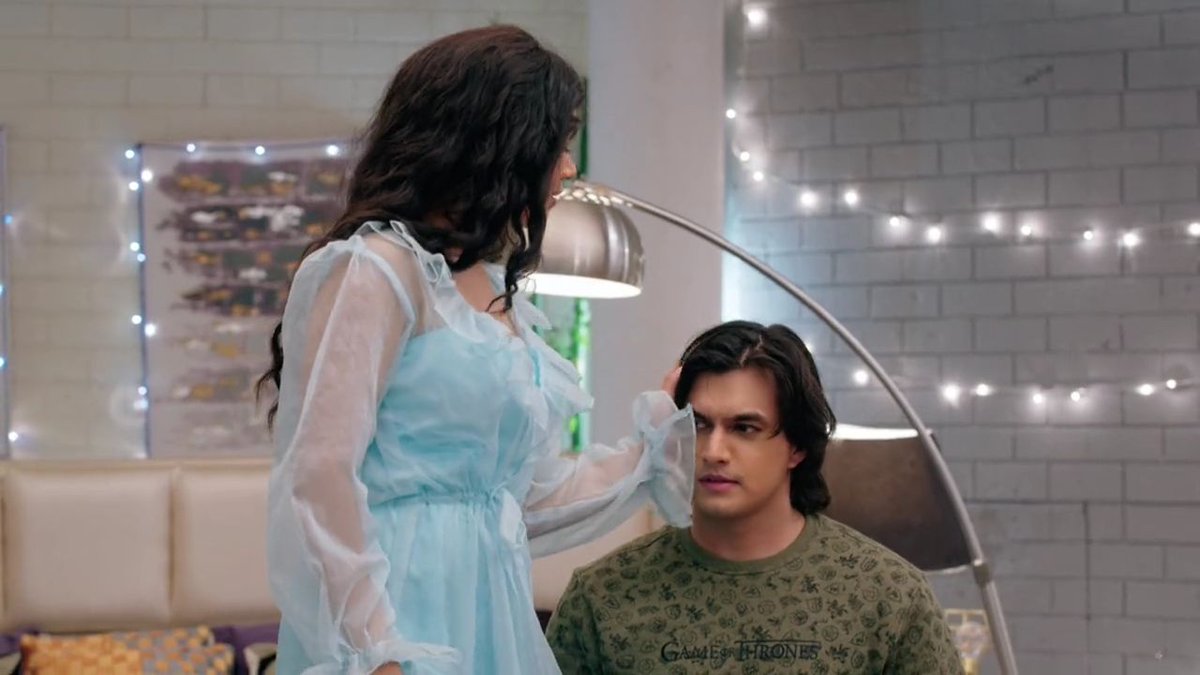 Kaha tak ignore karoge Kartik babu?  #Kaira  #Shivin  #yrkkh