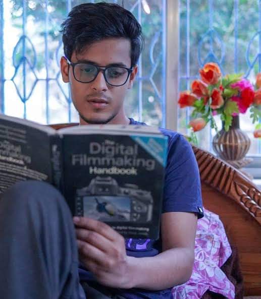 KousickDalui's tweet photo. @TheBongGuy Happy birthday dada 🎂🎂many many happy returns of the day 😊
Love you ❤️ https://t.co/T7ybjDRzvw