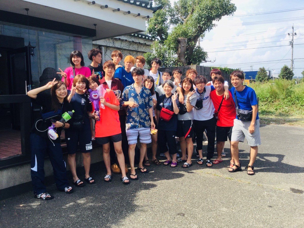 【②バドミントン部】
バドミントン部は月曜（17：00～20：00）木曜（15：00～18：00）土曜（9：00～12：00）で多摩キャンパスと世田谷キャンパスを利用して男子11人女子7人で一緒に練習しています！
個性豊かなメンバーでの活動でとても楽しいです。
＃国士舘大学 ＃バドミントン部