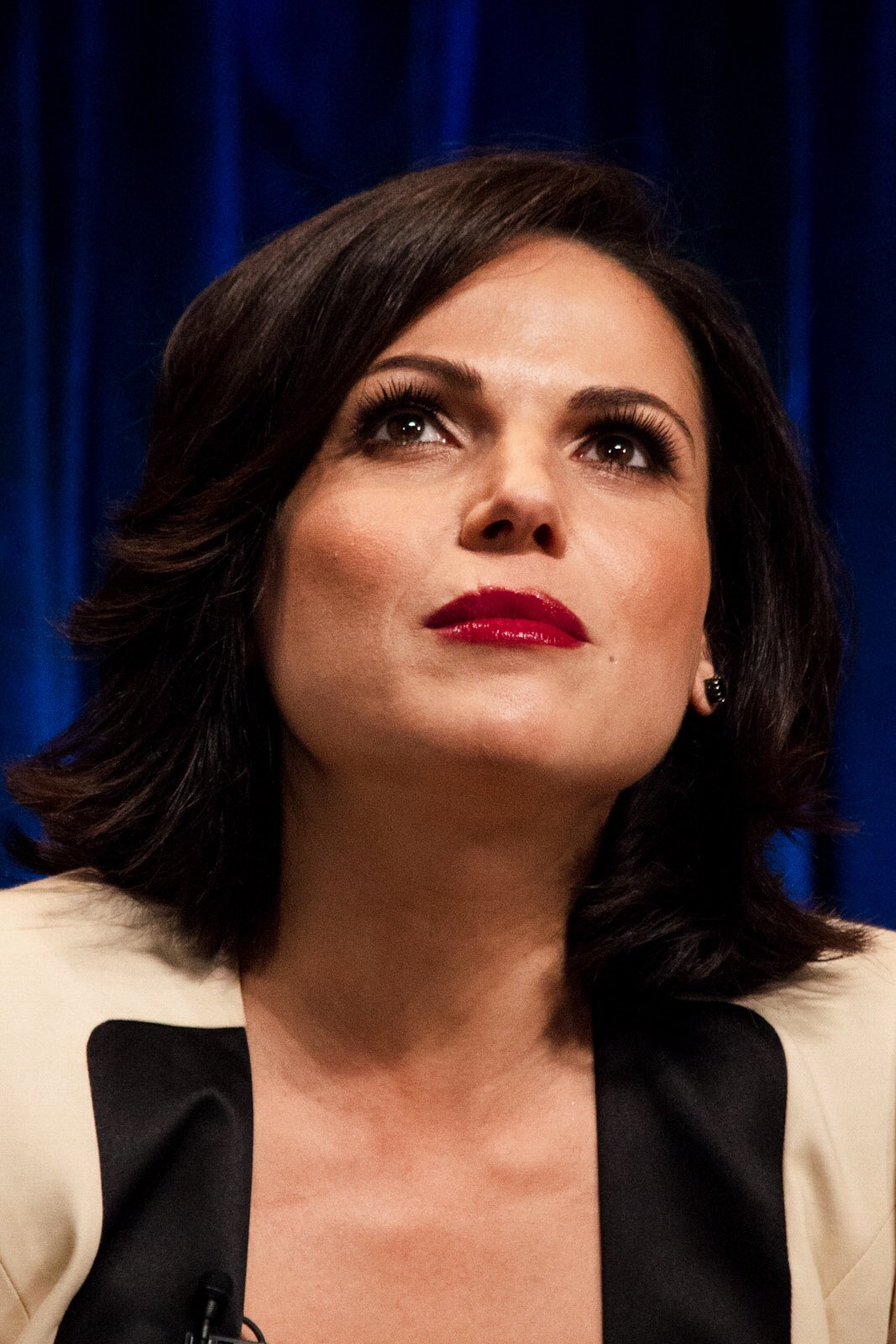 Eu sou:
( ) Hétero
( ) Homossexual
( ) Bissexual
(X) Apaixonada pela Lana Parrilla

HAPPY BIRTHDAY LANA 