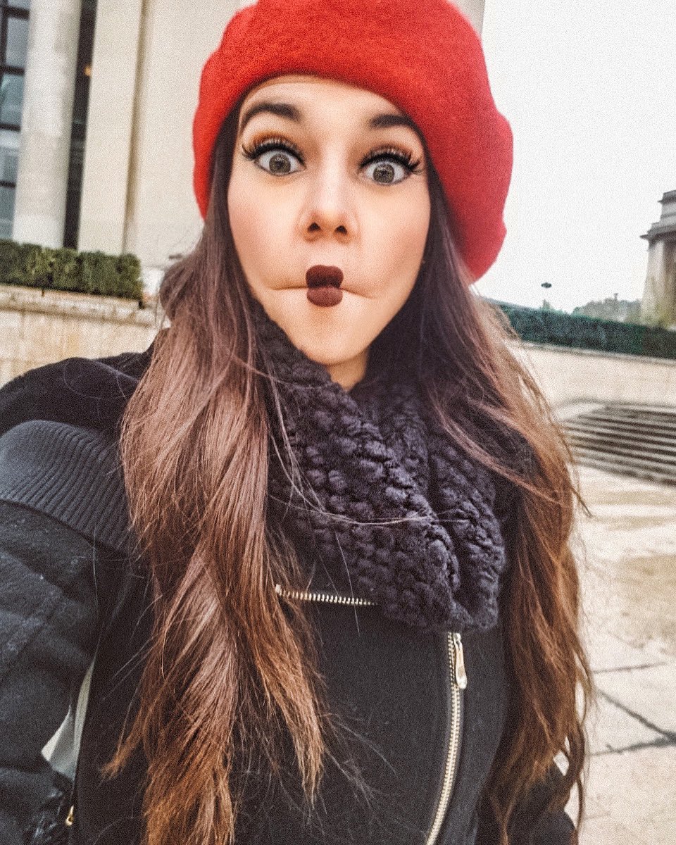 tabatasuarezo's tweet photo. Me quedo donde pueda ser yo, en toda mi esencia y con total libertad 💛 🐠
#paris🇫🇷 https://t.co/b45LrFgsXu