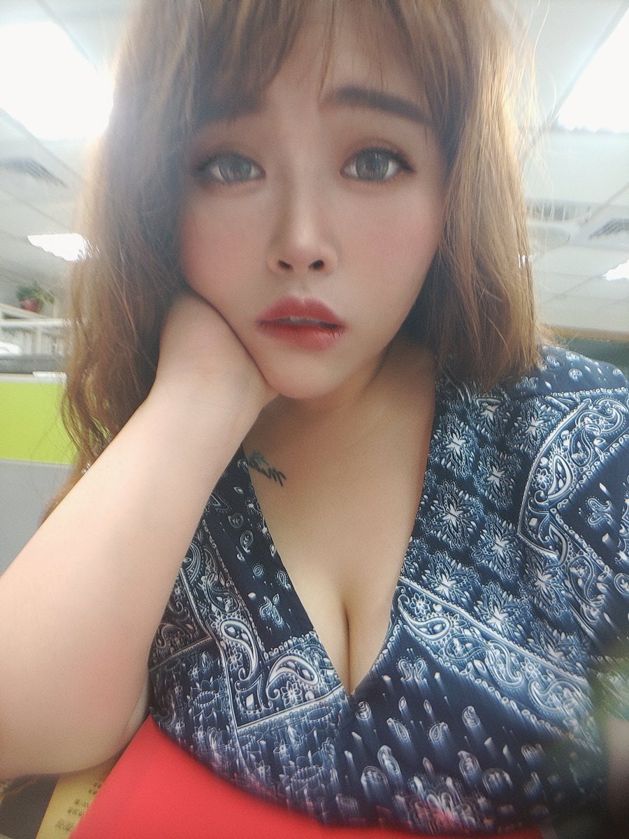 一大早起床都一臉迷茫
到公司也要兩個小時才醒神😂 https://t.co/zJ7ZB8jWXo