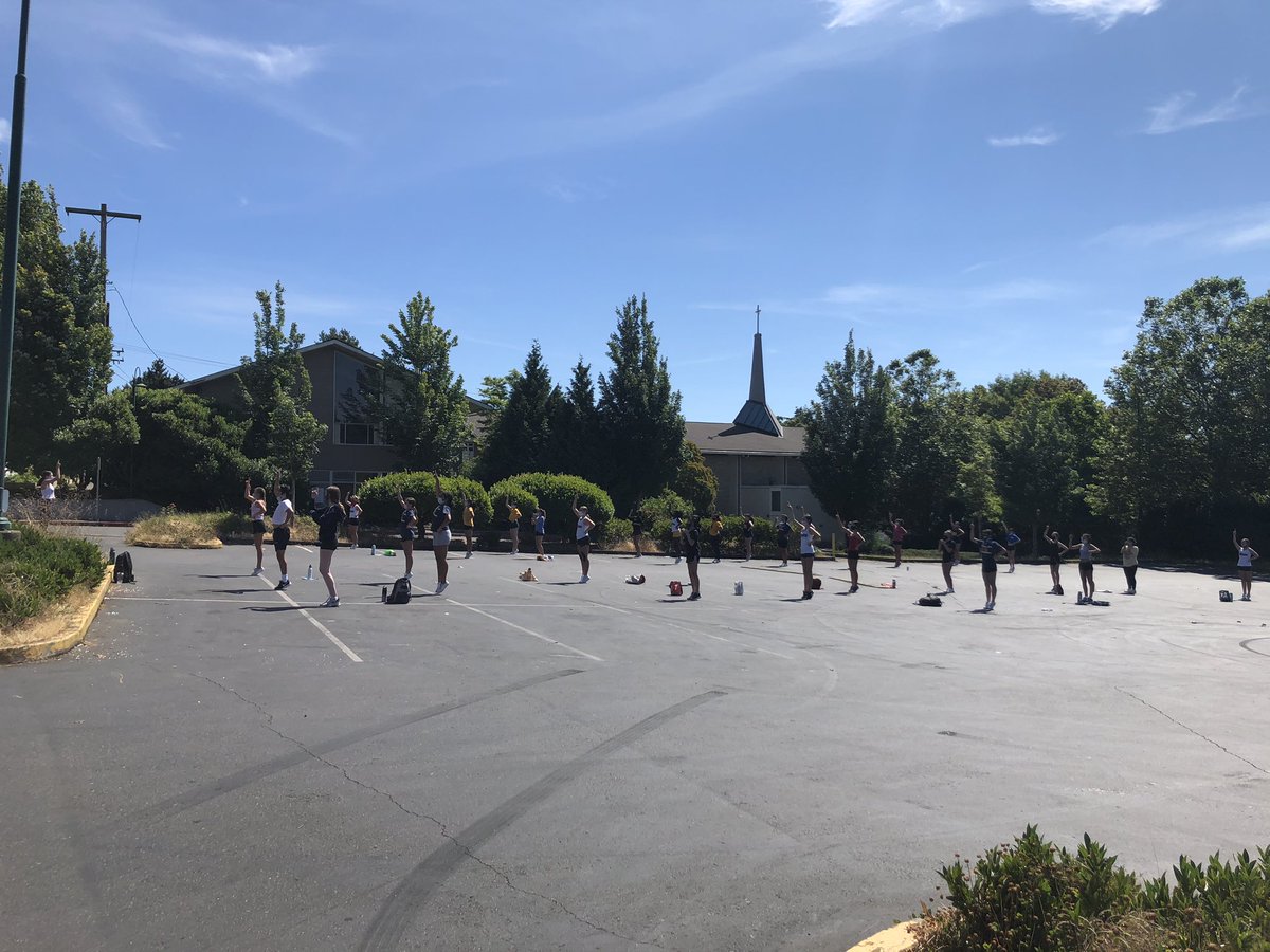 #WestSeattle’s socially distant cheer practice today. Our cheer student athletes are undaunted! Go Wildcats! #wildcatsmaskup  #positivity #wegotthiswestside #westseattlestrong #westsidenation <a href="/SeaPubSchools/">Seattle Public Schools</a> <a href="/WSHSAthletics1/">WSHS Athletics</a>
