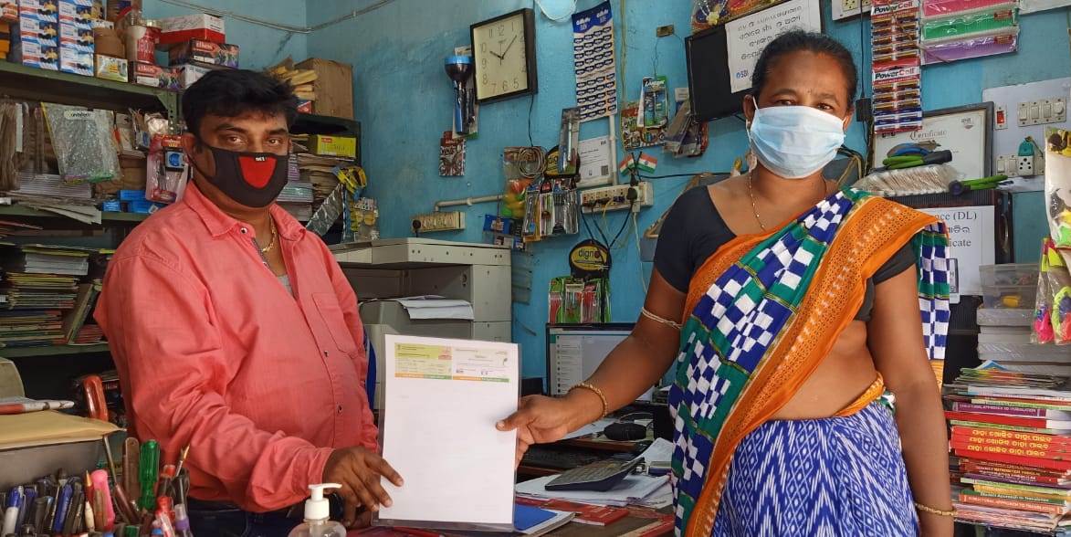 RamanSubudhi's tweet photo. #CSCKisanDiwas
#CSCeGRAMSWARAJ
@CSCegov_
@rsprasad
@dintya15 @SwornprabhaSi1 @OdishaSpv 
@AgriGoI 
@krushibibhag
@cscspvdeogarh
@cscdmparesh

Happy to deliver PMKMY, PMKISAN, KCC, IRRI services to farmers on CSC KISAN DIWAS https://t.co/gsXFEQteNk