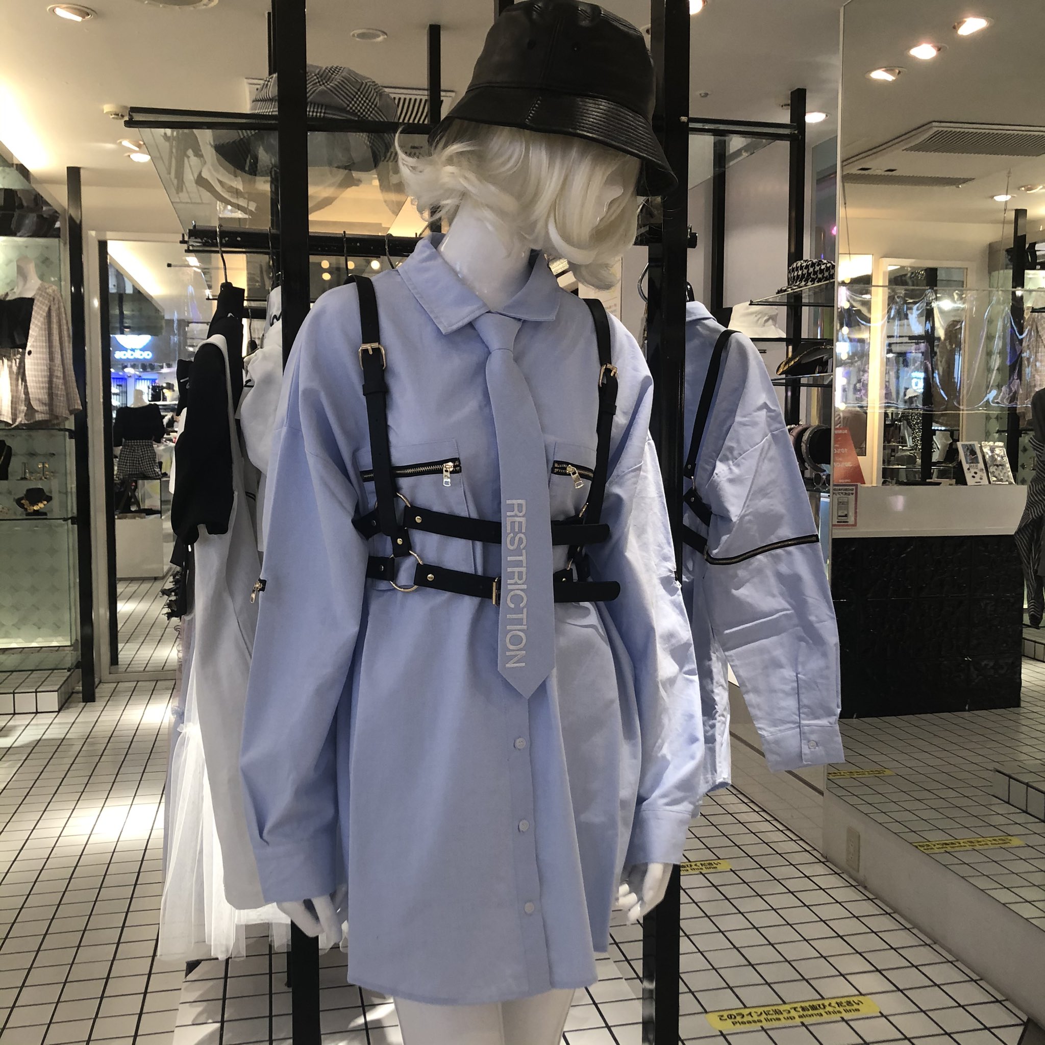待望 ワンスポ ハーネスワンピース ミニスカート