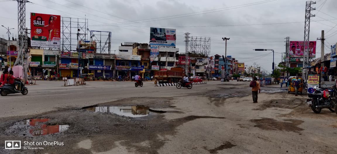 SChenigala's tweet photo. The roads in Jangaon are damaged and filled with potholes causing hindrance in commute. Weed plants are growing abruptly and liter is everywhere. So we humbly request you to look into the same. @KTRTRS @KTRoffice
@KTR_News
#DevelopDistrictTS
#Jangaonneedsdevelopment https://t.co/5Xkhgd0Xf8