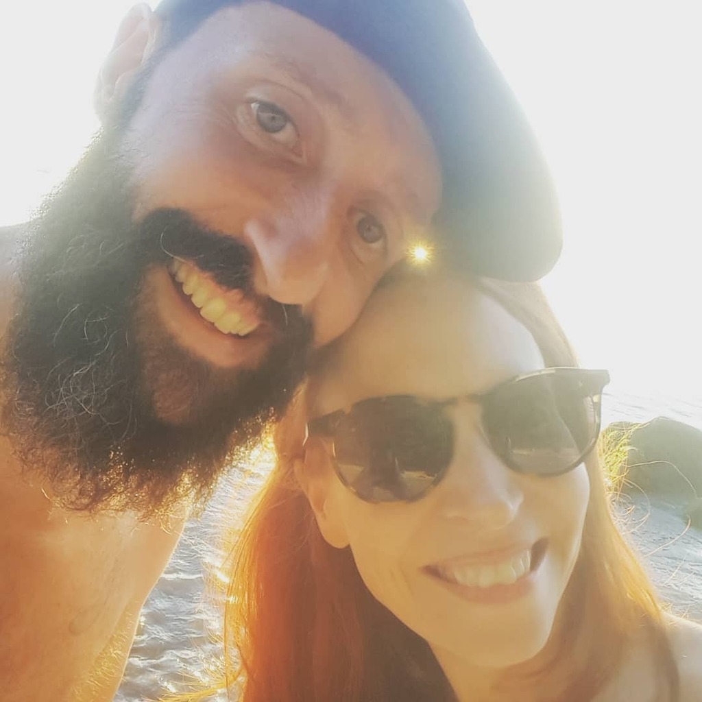 pardenarden's tweet photo. Happy 5th Anniversary to this wonderful human #5years #woodanniversary https://t.co/Hr5NrtiuUs https://t.co/kwkRRBIcgI