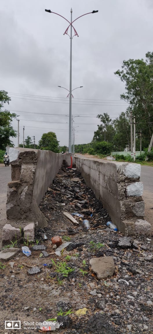 ChimmiSandeep's tweet photo. The roads in Jangaon are damaged and filled with potholes causing hindrance in commute. Weed plants are growing abruptly and liter is everywhere. So we humbly request you to look into the same. @KTRTRS @KTRoffice
@KTR_News
#DevelopDistrictTS
#Jangaonneedsdevelopmen https://t.co/vVOUsgjrXe