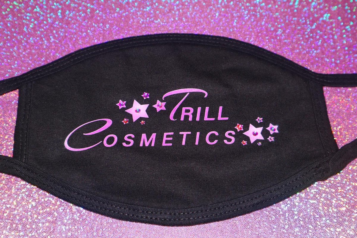 TRILLCOSMETICS's tweet photo. Stay safe during this pandemic and get an antibacterial Face mask from us, they are 100% Cotton, Reusable and washable 💖💜
Face Masks now Available on our website ✨#trillcosmetics #facemasks #staysafe 
https://t.co/tyiUo6mo2A https://t.co/F36P72YJEv