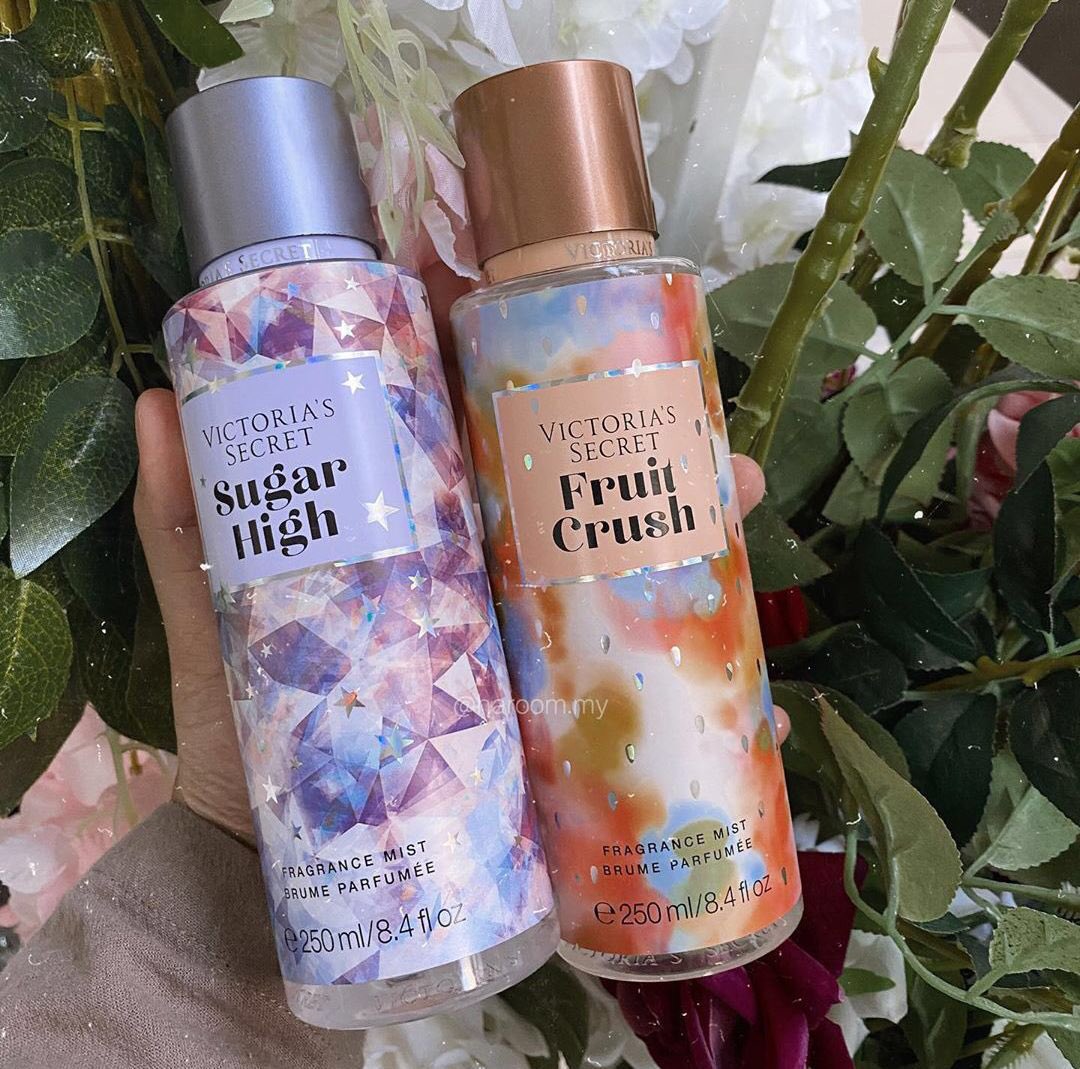 nisa_kay's tweet photo. hi! tengah cari AUTHENTIC VS perfume?? i ada banyaaaak VS punya perfume🤩 semua ready stocks tau so siapa nak order boleh dm @aishaharashid , postage hari khamis/jumaat❤️

⭐️Round bottle RM40/RM45
⭐️Square bottle RM55
⭐️Lotion RM40
⭐️Add on VS box RM17

*prices excluding postage https://t.co/b3Rj6Ksd3p