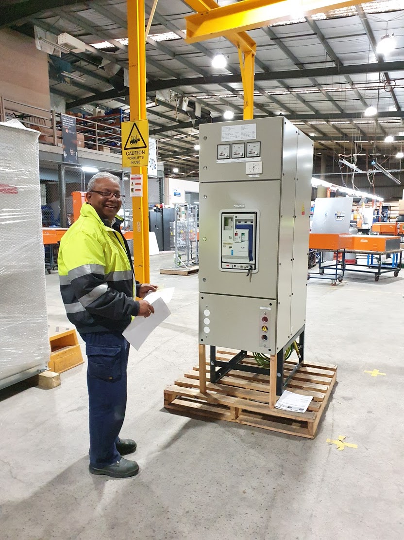 DaraSwitchboard's tweet photo. Happy smiles from our logistics coordinator before getting ready to ship this ACB LV protection panel to a powercompany.. Our clients power our cities
#powercor #daramanufactured #teamdara https://t.co/M6qBFAFWFY
