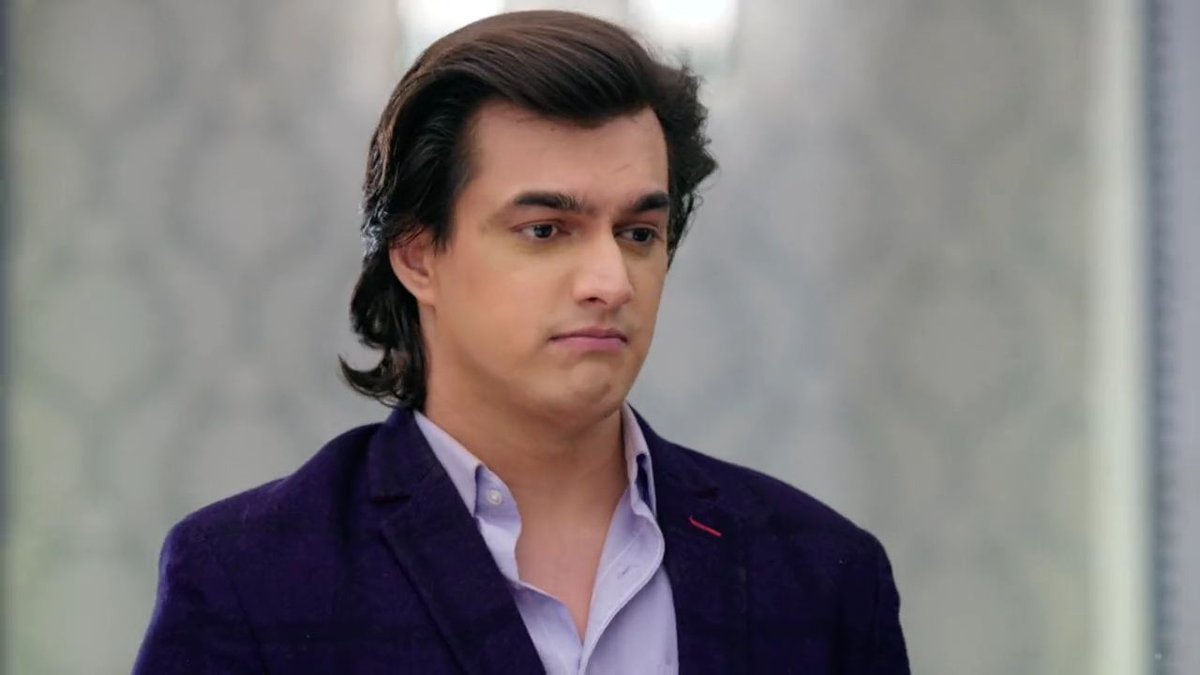 "Mere liye parivaar ki khushi se badhkar kuch nahi.. air uske liye parivaar hi kuch nahi.." Whatttt  #Yrkkh