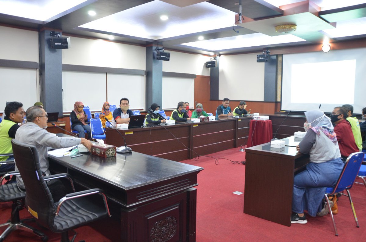 TransformNTB's tweet photo. Rapat Koordinasi Pokja PPAS Pengelolaan Limbah Domestik di Kota Mataram. Pembahasan persiapan fisik infrastruktur, organisasi pelaksana, menyiapkan legalitas hukum terhadap aset serta regulasi kebijakannya.
#STBM #PokjaPPASKotaMataram  @PlanIndonesia https://t.co/2Nr3omCKBL