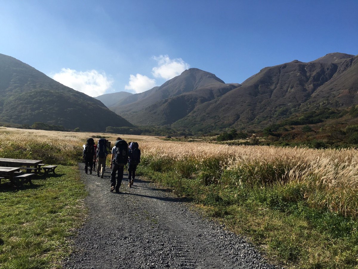 sinkan_chuowan's tweet photo. 九州 九重連山 https://t.co/lCsM8MLC70