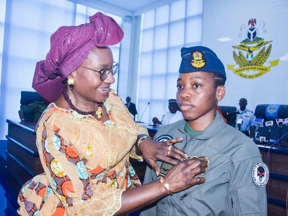 NgFacts's tweet photo. BREAKING: Nigeria’s first female combat helicopter pilot, Tolulope Arotile has died in road accident. 

The fatal incident occurred on 14th of July, 2020 after she sustained head injuries from the road accident which occurred at the NAF Base in Kaduna.

May her soul R.I.P 💔 https://t.co/jF9wlVQgEv