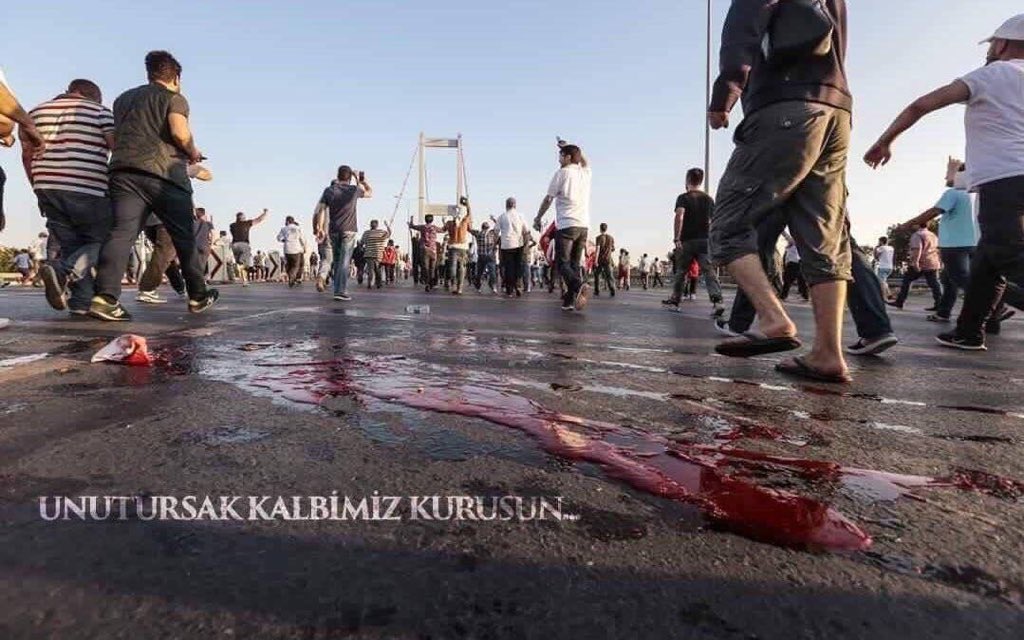 Şehadete koşanların destanıdır,
#15Temmuz 🇹🇷

Unutursak kalbimiz kurusun..