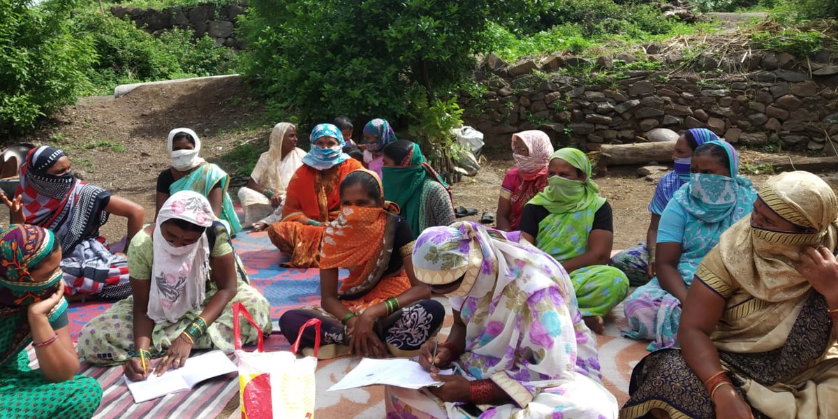 WOTRIndia's tweet photo. A Farmer Field School on kitchen gardens and introduction to #FarmPrecise App developed by @WOTRIndia, in progress in Ahmednagar, #Maharashtra.
#CLPIndia #FoodAndNutrition #kitchengarden #YouthSkillsDay @UNCCD @UNCCDLibrary @ibrahimthiaw @UNBiodiversity @mremae @CMOMaharashtra https://t.co/Y17SKvzQW1