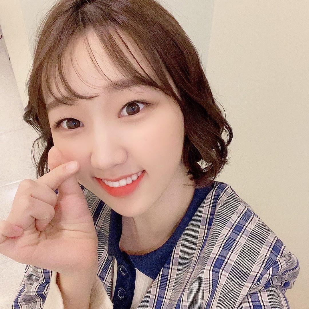 weeeklylog's tweet photo. #shinjiyoon gayo plaza ig update ♡
— #Weeekly #위클리 @_Weeekly https://t.co/3BTGYm5V9s