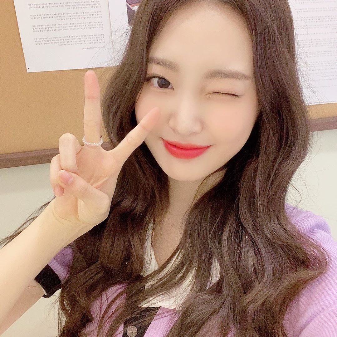 weeeklylog's tweet photo. #zoa gayo plaza ig update ♡
— #Weeekly #위클리 @_Weeekly https://t.co/GGokG5MuSm