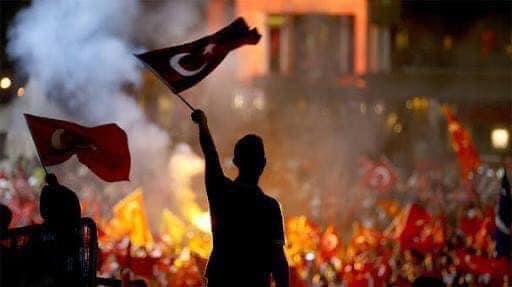 #15Temmuz; milletiyle, lideriyle gösterilen eşsiz bir direniş, cesaretle yazılan şanlı bir destanın adıdır.

Hain FETÖ Darbe Girişimi’nin 4. yılında aziz şehitlerimizi ve gazilerimizi saygıyla ve minnetle yad ediyoruz.

#15Temmuz #DemokrasiveMilliBirlikGünü #15TemmuzDestanı 🇹🇷