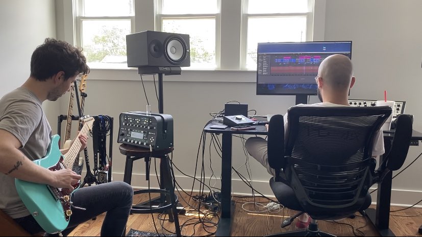 lindseytheband's tweet photo. We got 🎸 on the new midnight driving tune. #singlenumber4 #fourouttafive #newmusic https://t.co/RRAXHXu9nf