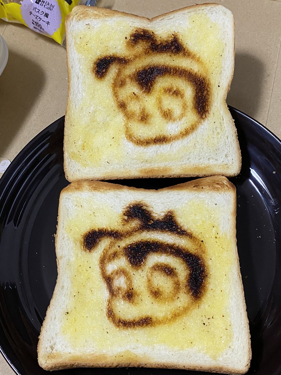 我が家の「華原朋美とみなしごハッチ」トースター。色褪せたし、自動で