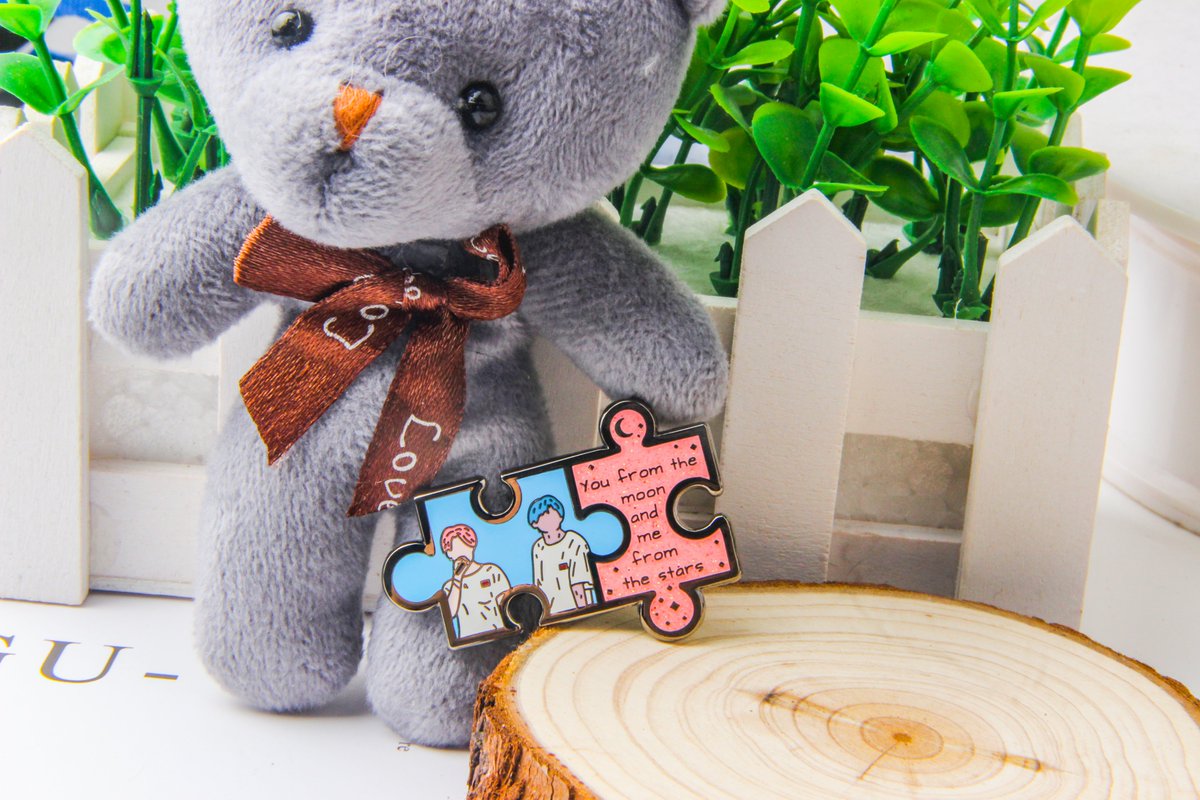 Yearpins_manu's tweet image. "you from the moon and me from the starts"
Hard enamel with glitter pin

#customizedpin #lapelpin #pins #pinmaker #pinmanufacture #enamelpin