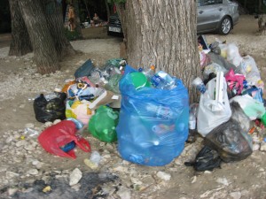 sob5b's tweet photo. Красноглинский пляж превратился в свалку, точки торговли около берега, машины в водоохранной зоне. Это допустимо для @krasnoglin_adm ?
@E_Lapushkina @D_Azaroff https://t.co/gDdUqkb87Q