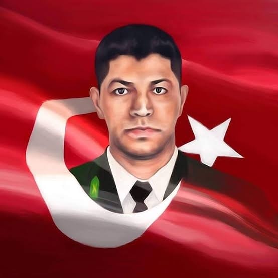 #15Temmuz  yüzyıllar boyu vatan için sehit düşen bütün kahramanlarimizi rahmet ve saygıyla anıyorum.