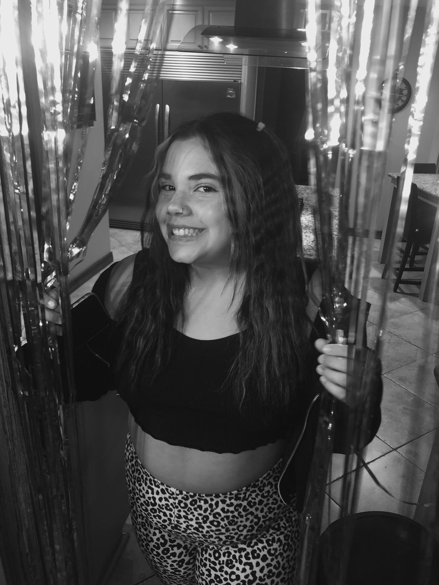 genevievejj_'s tweet photo. all thru the late nighttt https://t.co/kkLEj1AuUZ