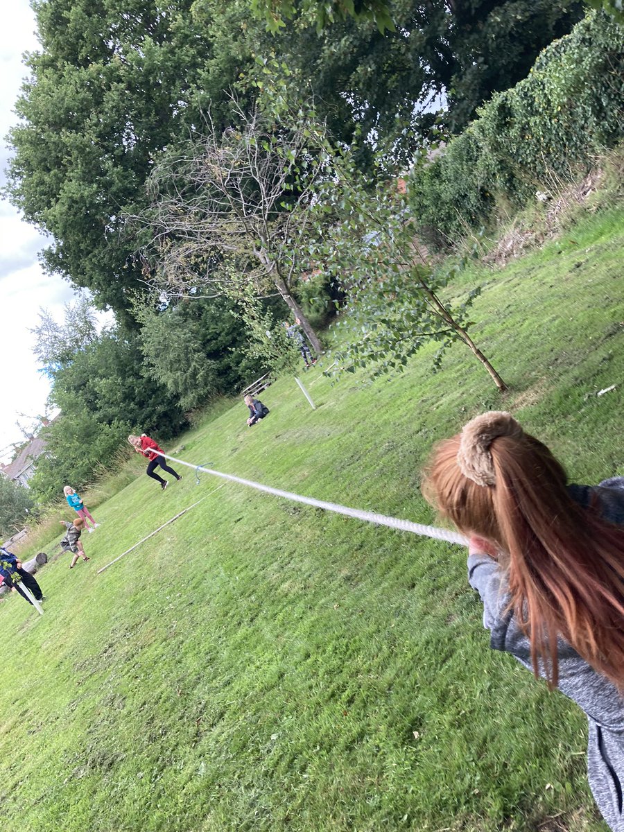LlanyPrimary's tweet image. Tug of War got very competitive at the HUB with the girls showing the lads how to do it! Boom! @CLOtC #tugofwar #hubschool #nhs #keyworkers @wgmin_education #forestschool #strength #determination