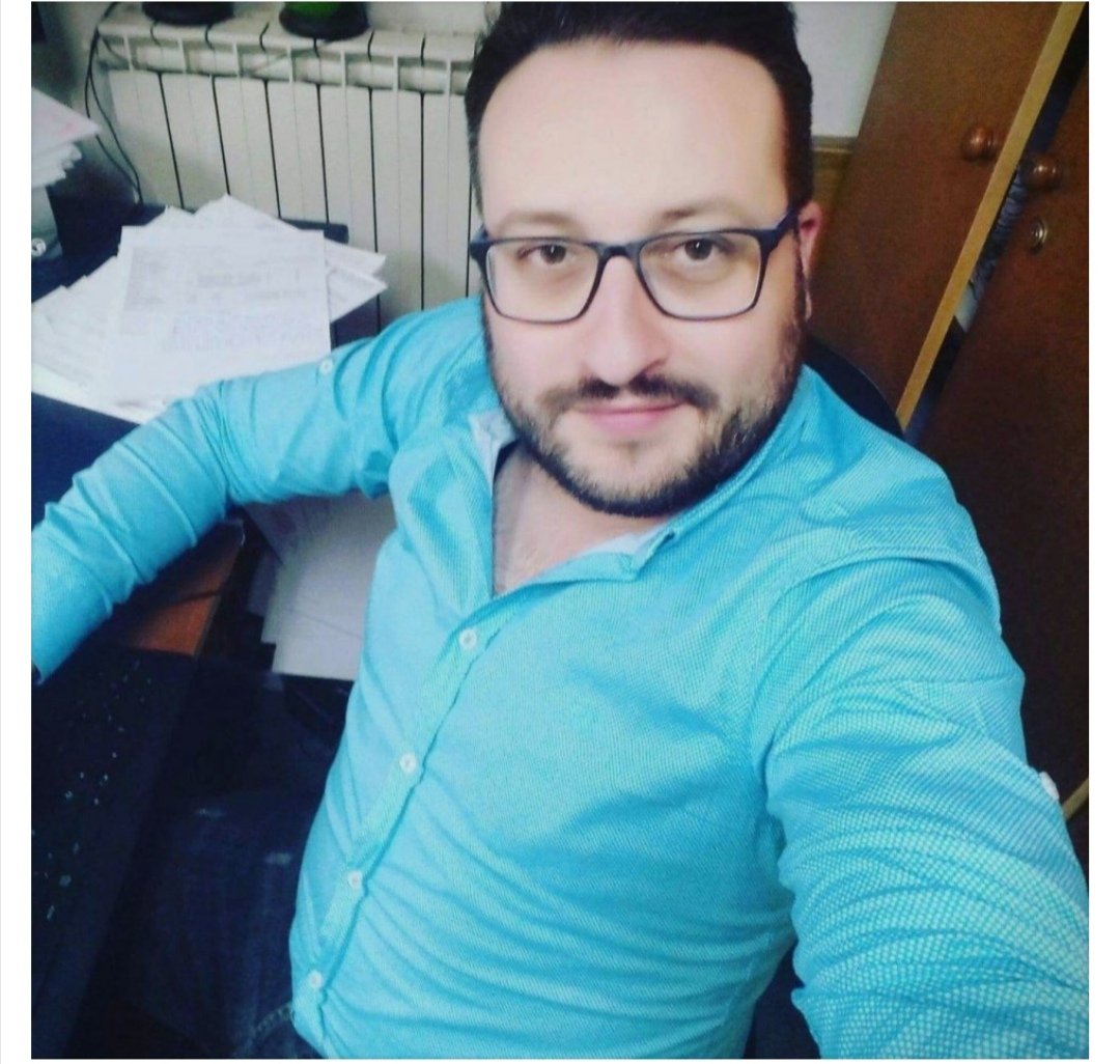 Запамете го ликов. Да го напраиме познат ⬇️
Ѕвонко Ангелов од Ново Село вработен во Центар за Социјални работи. Место да се грижи за најранливите тој им се заканувал со укинување на социјалната помош ако не гласаат за СДСМ.
Да ги казниме ❗❗
Заокружи 14 ✅