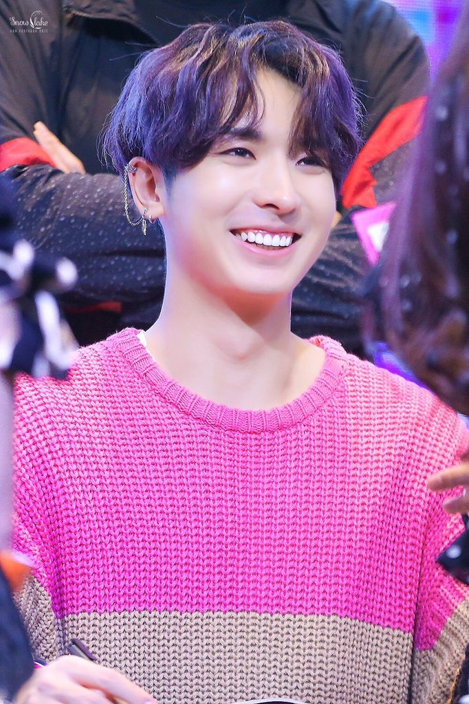 a thread of yuto smiling because i think we all need it rn