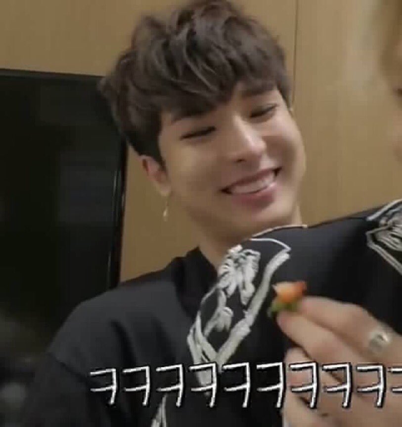 a thread of yuto smiling because i think we all need it rn