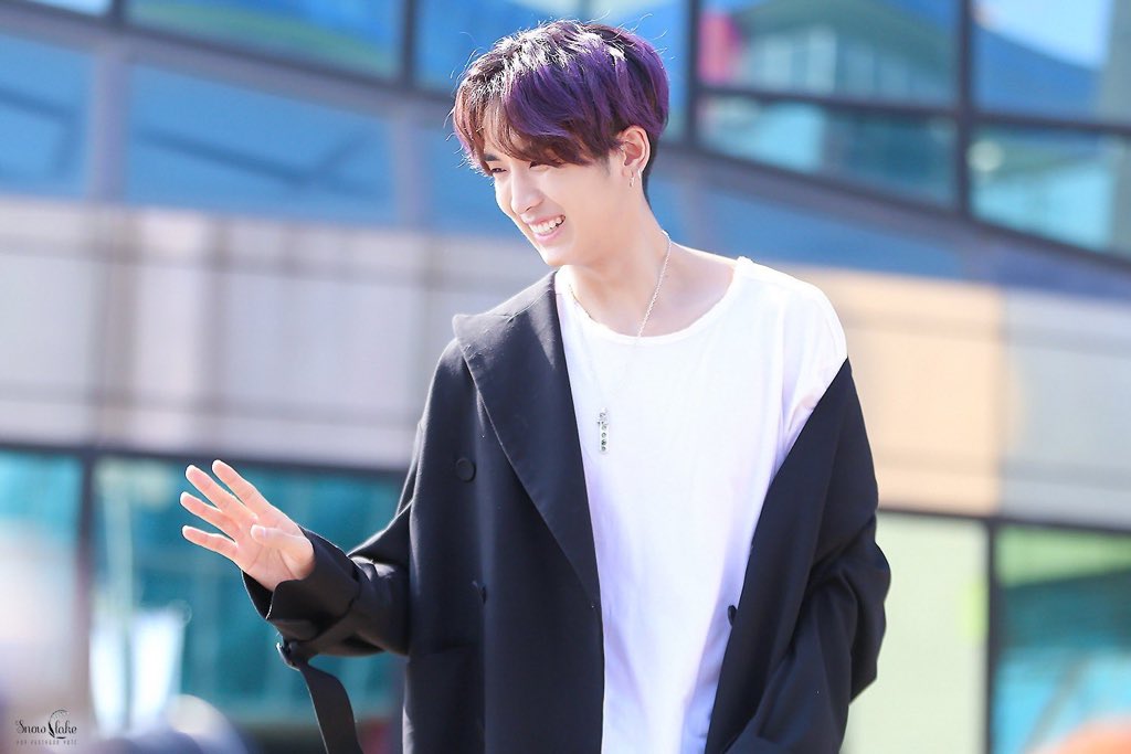 a thread of yuto smiling because i think we all need it rn