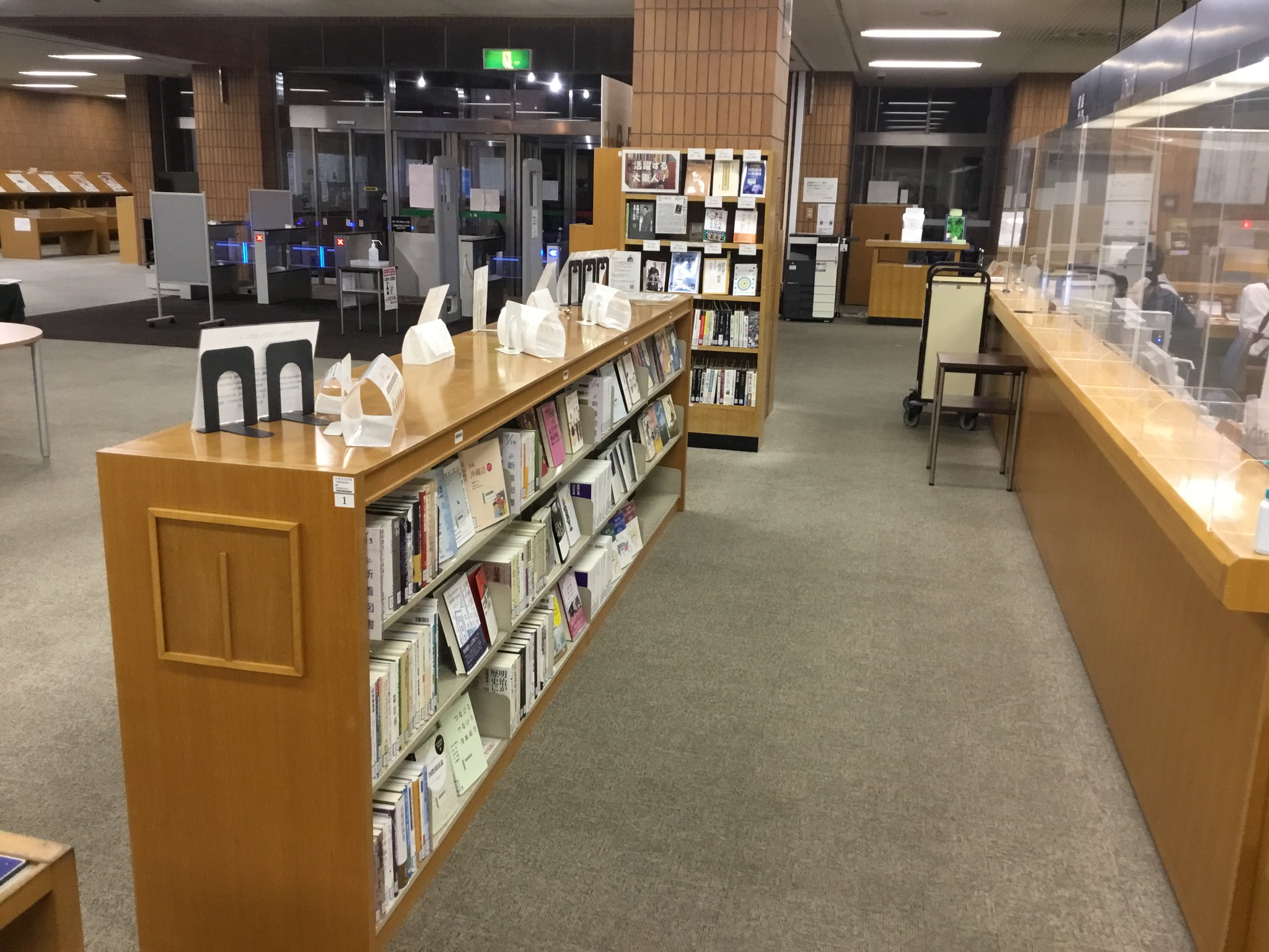 大東文化大学60周年記念図書館 東松山図書館 直木賞候補作 銀花の蔵 遠田潤子 T Co Qwg5cfjet8 少年と犬 馳星周 T Co Lycdinbmfn 貸出もできます ご利用 心よりお待ちしており