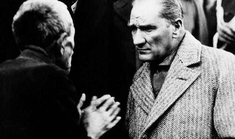 Biz sizin gibi 3 gün Ak Partili,
4 gün Ülkücü ,
5 gün Fetullah’çı olmadık. 
Tek bir kişiye inandık. O tek bir kişi bizi hiç yanıltmadı . 

OHiçKandırılmadı  🕊🌿

Dün, bugün , yarın ve daima onun izinde olacağız diyen Atamın evlatlarına Günaydın 😍🌿🕊

#TCAtatürkDestanıdır