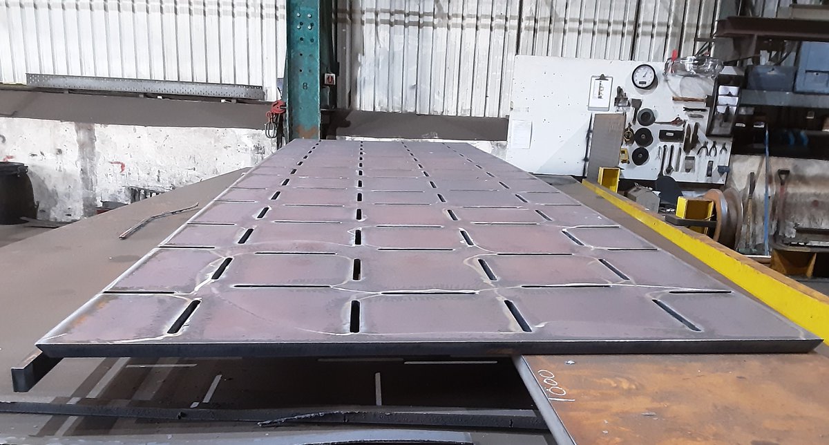 MurraySteelPro's tweet image. A great example of our profiling capabilities. Profiled slots &amp;amp; gas cut edge bevels for weld preparation. These weighed up to 14 tonnes &amp;amp; up to 120mm thick with tight flatness tolerances. Read more: ow.ly/BM5450AsGvE

#plateprocessing #steelprofiling #steel #gascutting