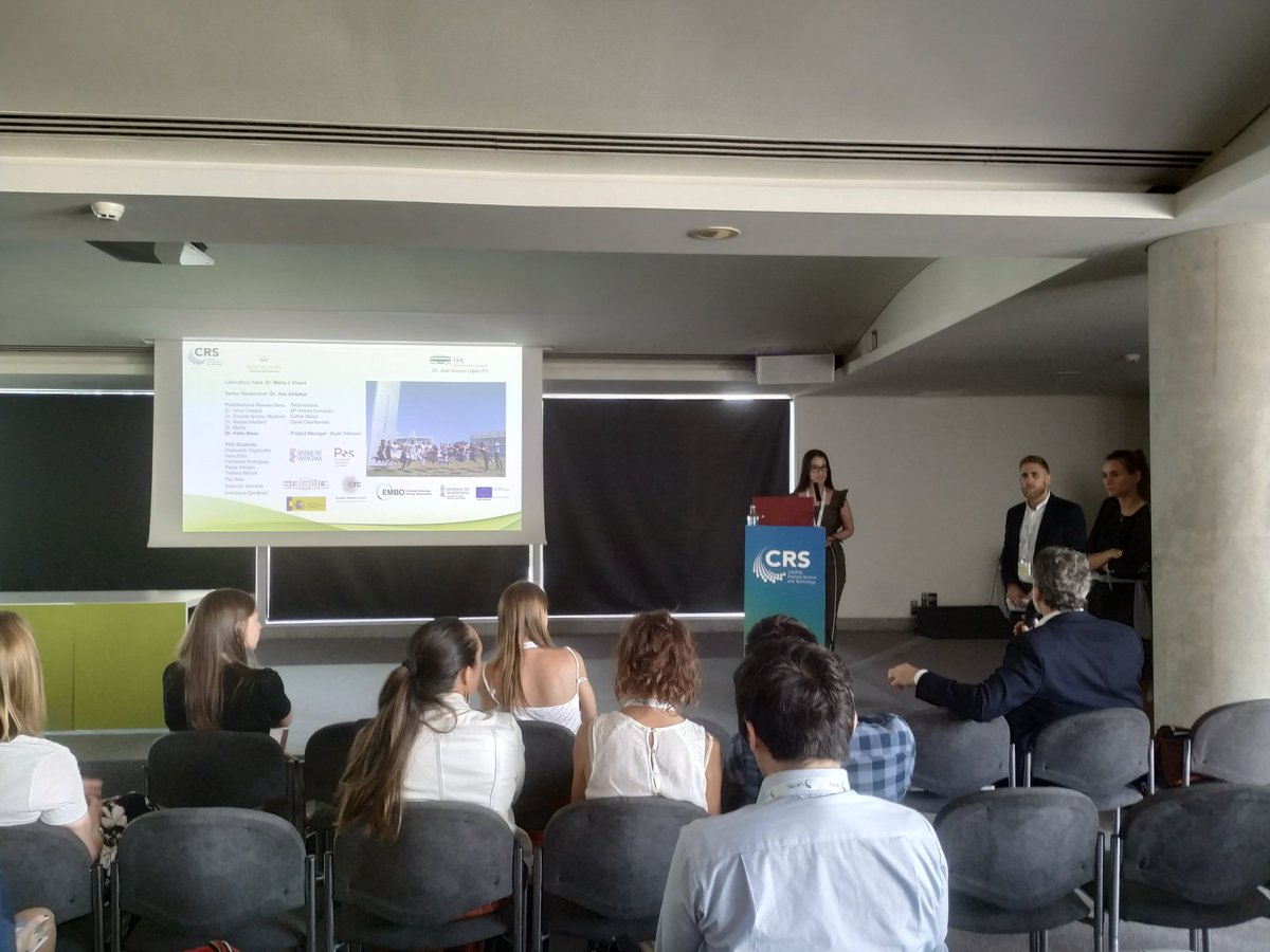 VicentPTLab's tweet photo. Today it's @sonniruiz thesis viva!!! Her thesis, supervised by @MariaJVicent1 and @AnaArminan, is focused on the development of polymer-antibody conjugates for the treatment of castration resistant prostate cancer. We are very proud of her. Good luck, Sonia!! #PTlab @CIPFciencia https://t.co/i08l3G53sy