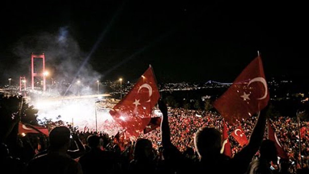 FeyzullahCiftci's tweet photo. 15 Temmuz Kahramanlık Destanı; Türk Milletinin Dünyaya haykırmış olduğu bir milli duruş, kararlı ve iradeli haykırış örneğidir. Unutmadık, unutmayacağız... #15temmuz #15TemmuzuUnutma https://t.co/Y2PWaY4W6H