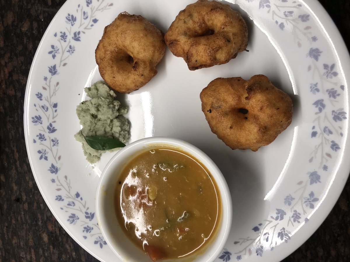  #BrunchAhoy second course: South Indian day - Dal bada. Superlicious!!  9.99889988/10  #FoodieTwitter
