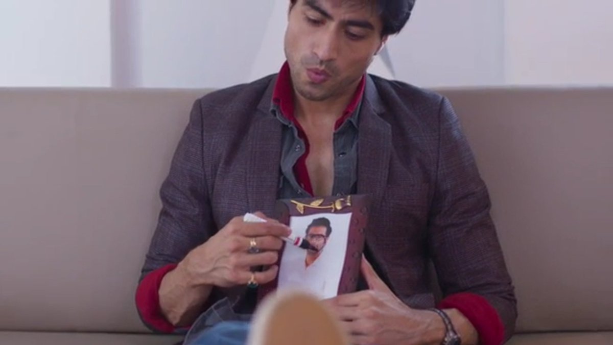 adi has no chill but i liked whatever he was doing with that yash's picture   #Bepannaah