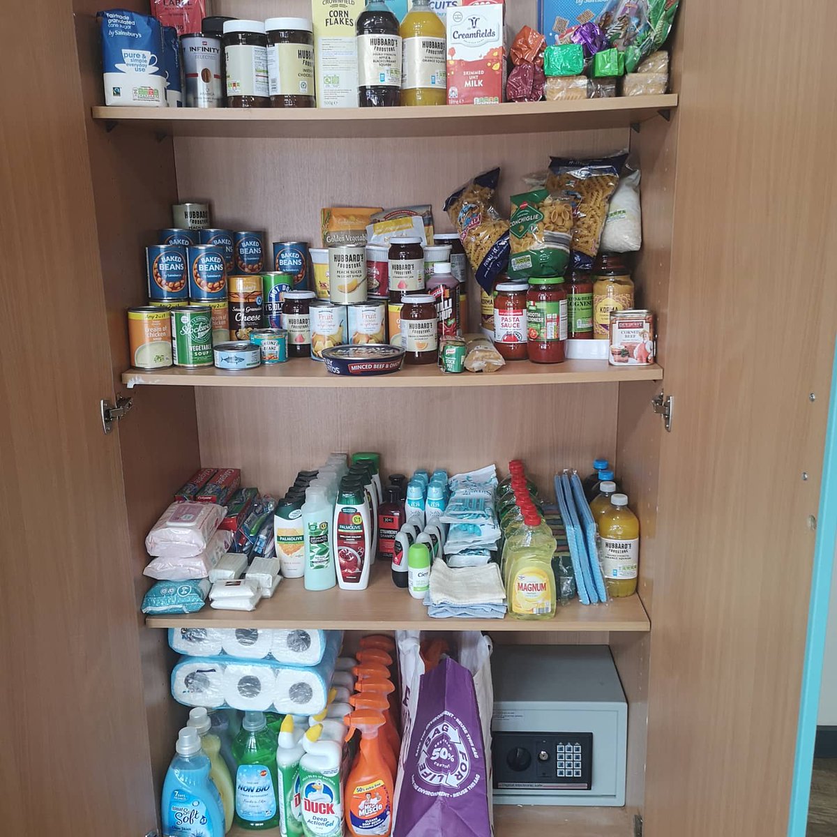 Forgot to upload these pics from when we stocked up Kingsland CE Academy's Blessing Box with lots of hygiene essentials. The Blessing Box is an anonymous way of accessing items that people are struggling for ❤️ #BeingCleanIsntAPrivilege #TheHygieneBank #StokeOnTrent #EndPoverty