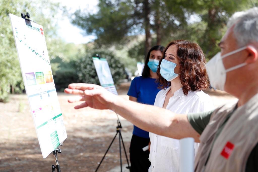 paloma_martinm's tweet photo. Descubre “Madrid en verde”, una iniciativa que presentó ayer @IdiazAyuso con 50 sendas adaptadas a los protocolos COVID-19 para disfrutar de la naturaleza en la @ComunidadMadrid ➡️  https://t.co/qWrkv72ims https://t.co/tU6i5aWa1U