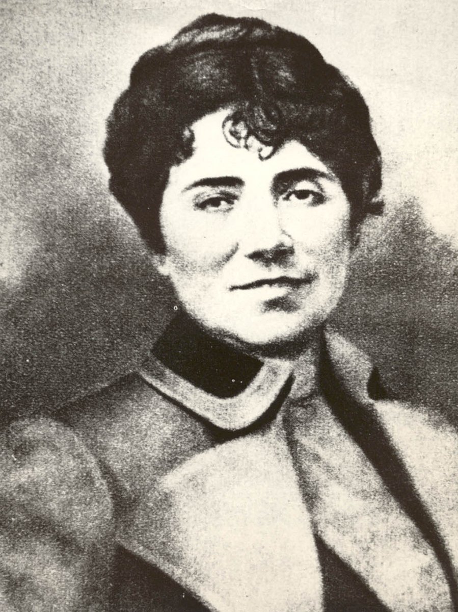 galizasempre's tweet photo. #TalDíaComaHoxe de 1885 falecía en Padrón Rosalía de Castro. Comprometida co seu pobo, coa súa cultura e lingua, coa clase traballadora e coas mulleres. Rosalía foi a figura fundacional da nosa literatura e unha das máis relevantes da Europa do s.XIX. https://t.co/2wpd6yjdRo