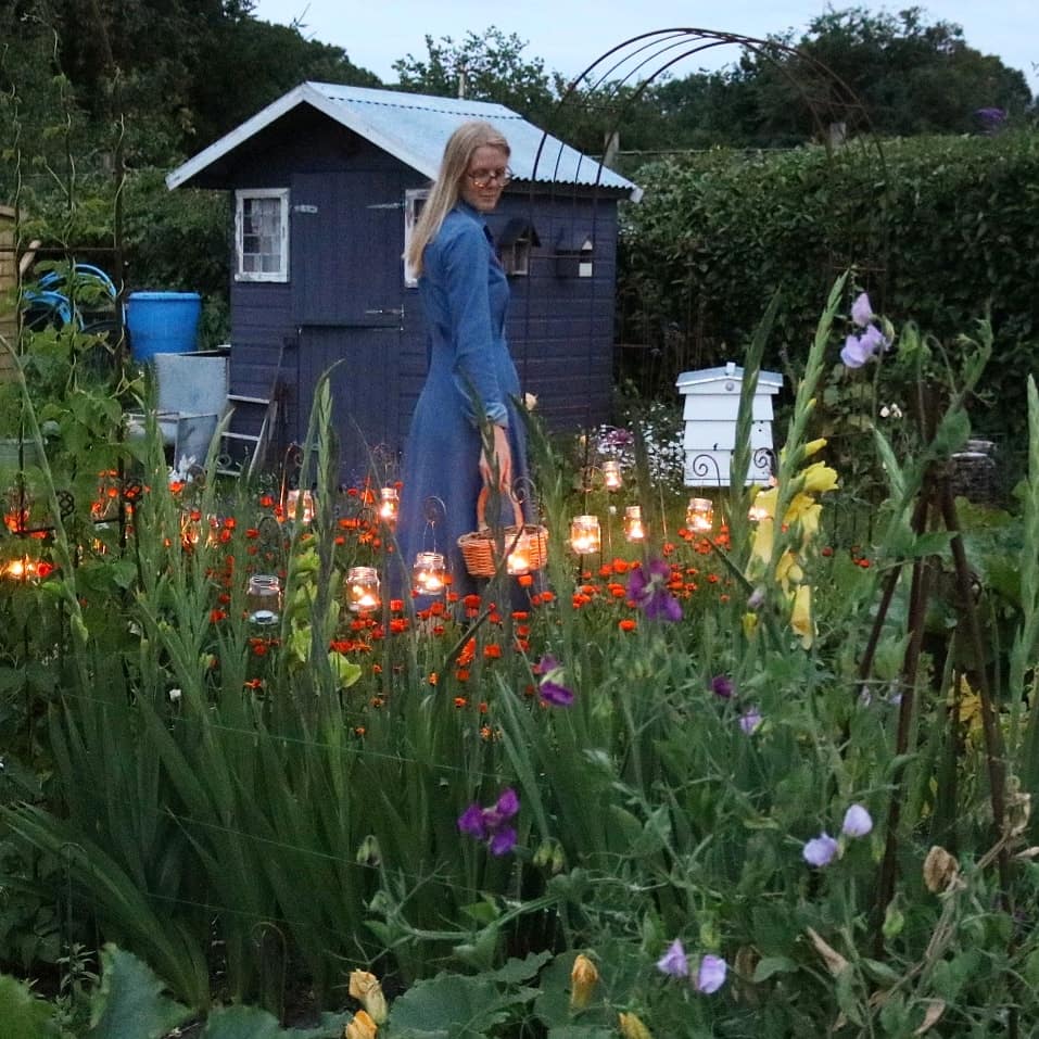 I took some of our handmade metal crooks and some lanterns up the allotment yesterday to spend the evening there and it was just magical... I'm determined to do it more often, but next time I'll remember the milk for my tea! 💚 #allotment #vegetablegarden #gardenlights