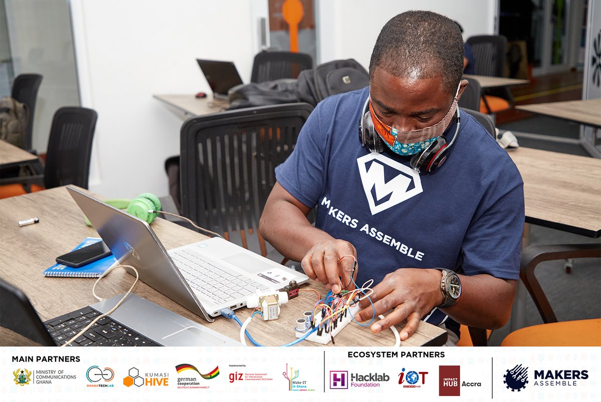 GhanaTechLab's tweet photo. The one week Makers Assemble Bootcamp is coming to an end.
The #Makers are wrapping up with their projects and finalizing the implementation plan and budget for building in large capacities for distribution. https://t.co/itKJomFO99