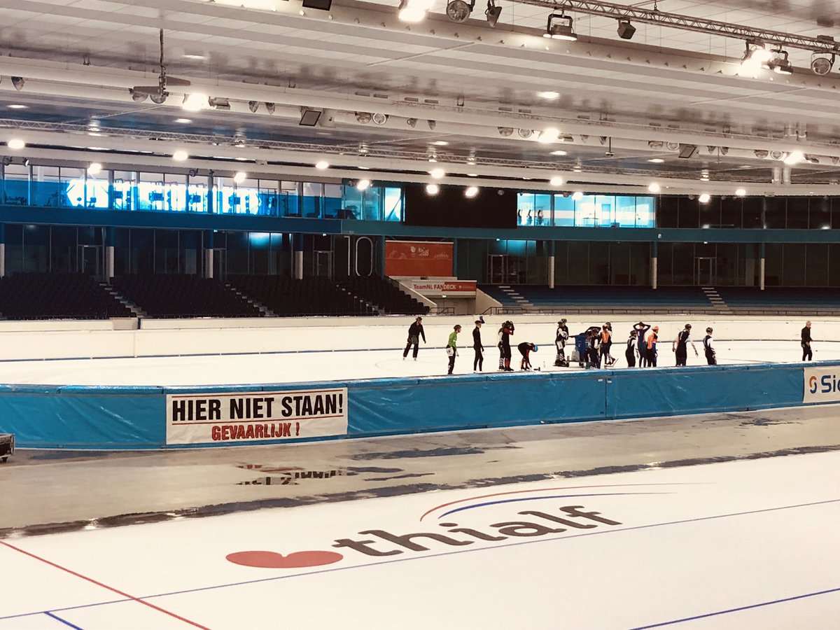 Schaatsseizoen voor <a href="/Thialf/">Thialf</a> weer van start, shorttrackbaan klaar voor de trainingen en 400m weer uitgezet en wordt verder geprepareerd voor de langebaan toppers <a href="/schaatsennl/">schaatsen.nl</a> <a href="/provfryslan/">Provincie Fryslân</a> <a href="/Heerenveen/">Gemeente Heerenveen</a> <a href="/nocnsf/">NOC*NSF</a> @HouseOfSports
